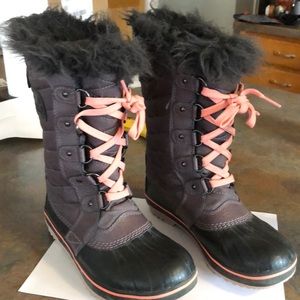 Girls size 3 Sorel snow boots